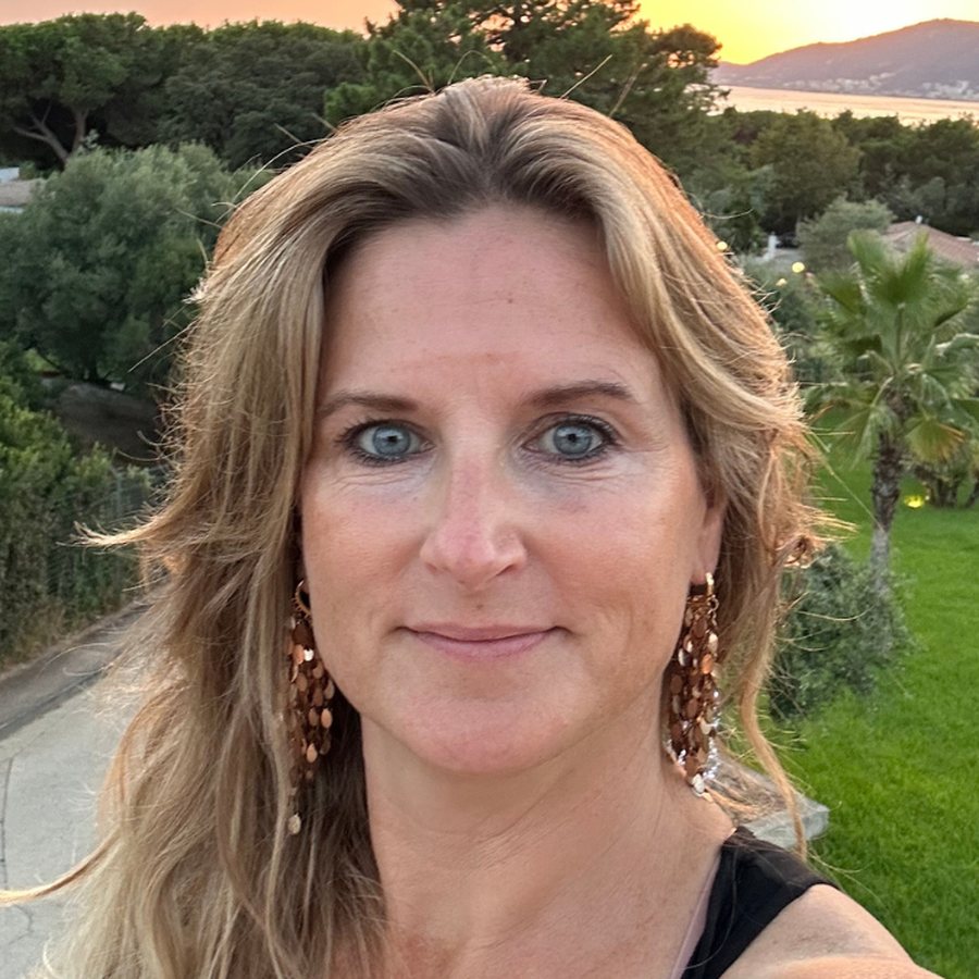 Tasch, outdoors at sunset